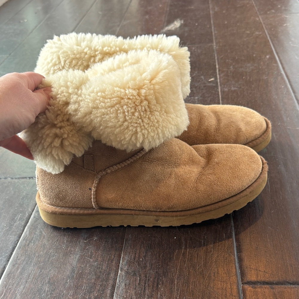 Women’s Ugg Boots (loved)